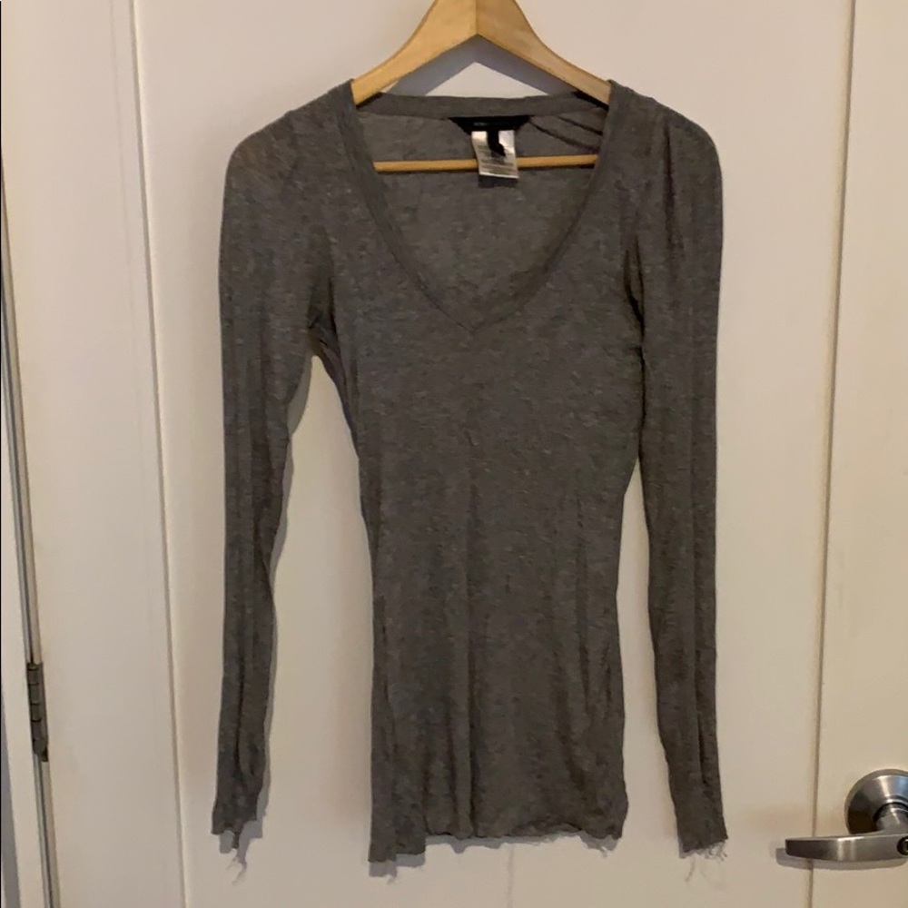 BCBG Maxazaria gray knit long sleeve top size xs